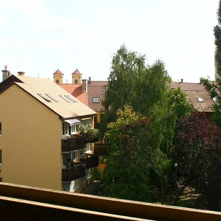 F&m Apartment Eger